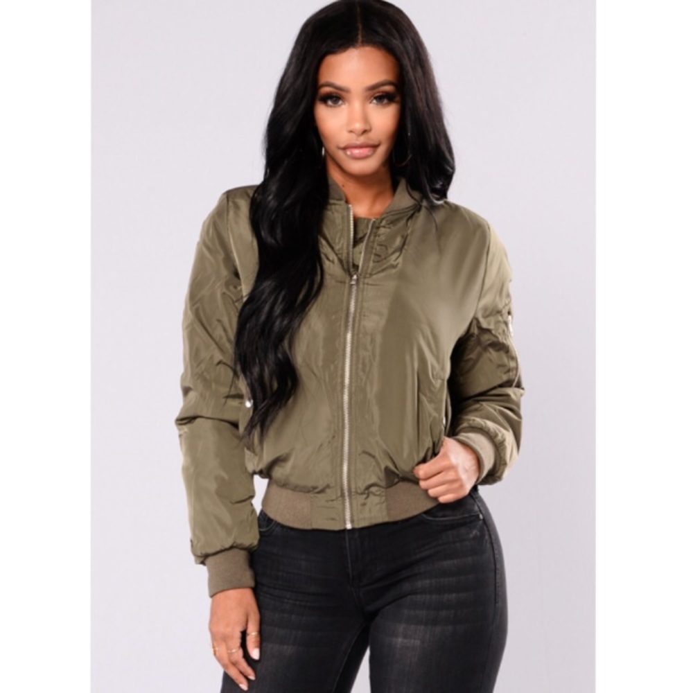 Olive bomber jacket in M